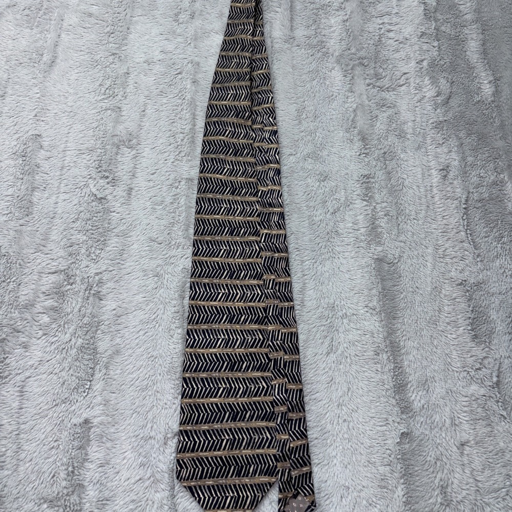 Albert Nipon Black and Tan Geometric Pattern 100% Silk Designer Tie‎